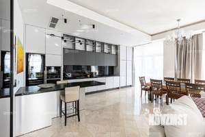 Дом 350м², 3-этажный, участок 42 сот.