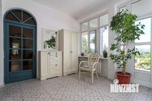 Дом 400м², 3-этажный, участок 20 сот.