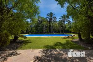 Дом 865м², 2-этажный, участок 20 сот.