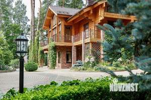 Дом 320м², 3-этажный, участок 14 сот.