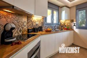 Коттедж 200м², 2-этажный, участок 7 сот.