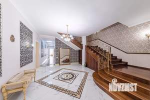 Дом 1200м², 3-этажный, участок 22 сот.