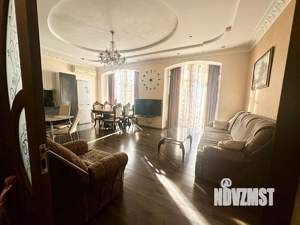 Дом 310м², 4-этажный, участок 7 сот.