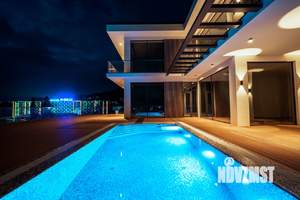 Дом 491м², 3-этажный, участок 8 сот.