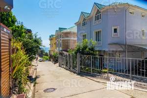 Коттедж 309м², 3-этажный, участок 3 сот.