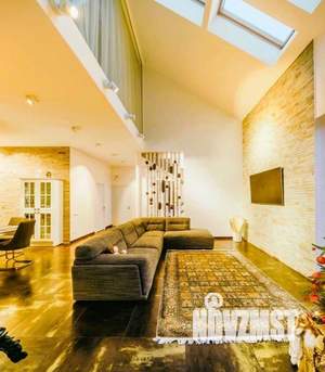 Дом 240м², 2-этажный, участок 8 сот.