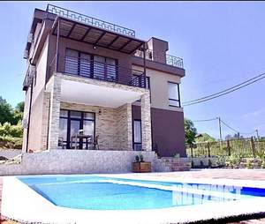 Дом 300м², 3-этажный, участок 6 сот.