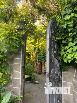 Дом 565м², 3-этажный, участок 6 сот.