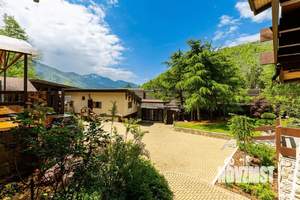 Дом 299м², 3-этажный, участок 15 сот.