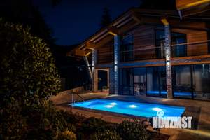 Дом 305м², 2-этажный, участок 8 сот.