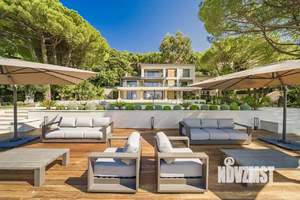 Дом 950м², 3-этажный, участок 80 сот.