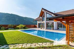 Дом 280м², 2-этажный, участок 7 сот.