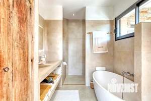 Дом 230м², 2-этажный, участок 8 сот.