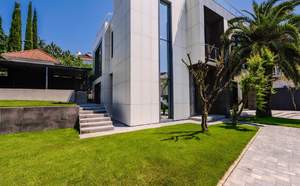 Дом 288м², 3-этажный, участок 8 сот.