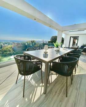 Дом 250м², 2-этажный, участок 8 сот.