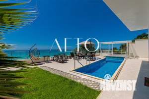 Коттедж 300м², 2-этажный, участок 6 сот.