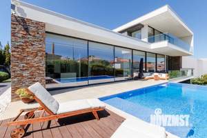 Коттедж 256м², 2-этажный, участок 6 сот.