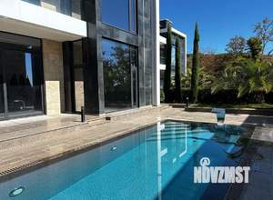 Коттедж 356м², 3-этажный, участок 6 сот.