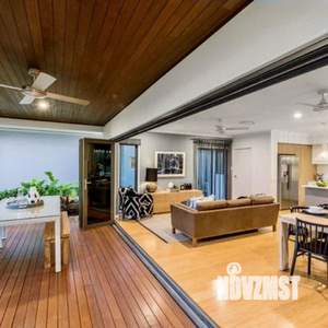 Дом 279м², 2-этажный, участок 8 сот.