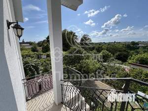 Дом 342м², 2-этажный, участок 15 сот.