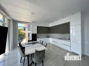 Дом 260м², 3-этажный, участок 9 сот.