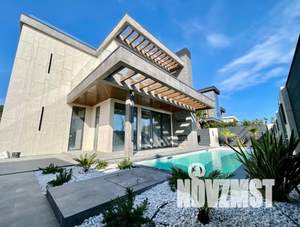 Дом 300м², 2-этажный, участок 6 сот.