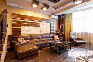 Таунхаус 270м², 3-этажный, участок 1 сот.