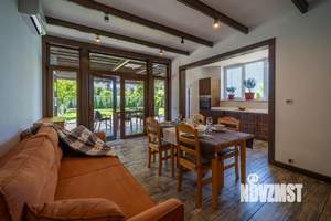 Коттедж 142м², 2-этажный, участок 5 сот.