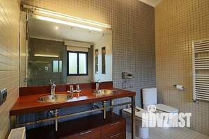 Дом 267м², 2-этажный, участок 3 сот.