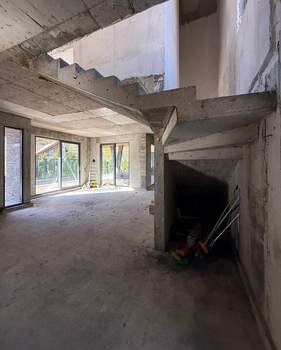 Дом 360м², 3-этажный, участок 5 сот.