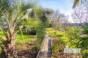 Дом 600м², 4-этажный, участок 18 сот.