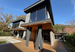 Дом 360м², 3-этажный, участок 5 сот.