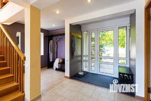 Дом 250м², 3-этажный, участок 15 сот.