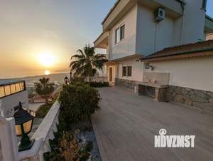 Дом 350м², 3-этажный, участок 5 сот.