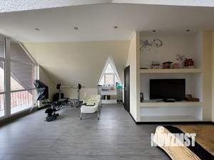 Дом 270м², 3-этажный, участок 6 сот.