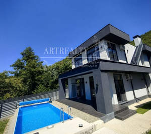 Дом 196м², 2-этажный, участок 6 сот.