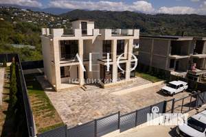 Дом 250м², 3-этажный, участок 4 сот.