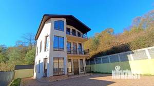 Дом 175м², 3-этажный, участок 3 сот.