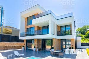 Дом 300м², 2-этажный, участок 5 сот.