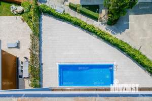 Дом 650м², 2-этажный, участок 10 сот.