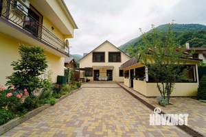 Дом 630м², 3-этажный, участок 10 сот.