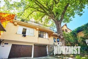 Дом 300м², 2-этажный, участок 4 сот.