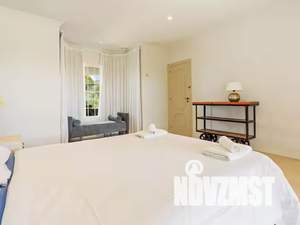 Коттедж 500м², 2-этажный, участок 20 сот.