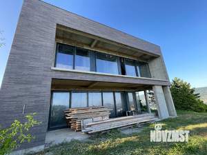 Дом 700м², 3-этажный, участок 15 сот.