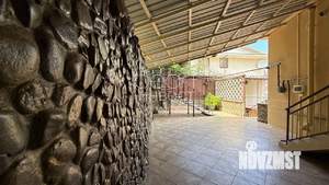 Дом 230м², 3-этажный, участок 6 сот.