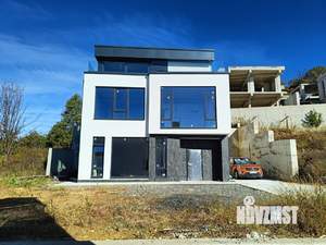 Коттедж 220м², 3-этажный, участок 4 сот.