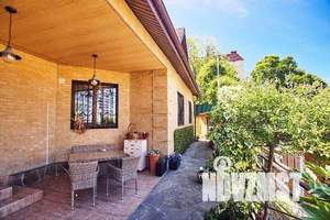 Дом 300м², 2-этажный, участок 4 сот.