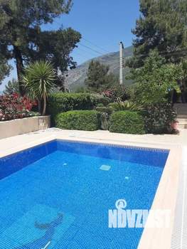 Дом 220м², 3-этажный, участок 6 сот.