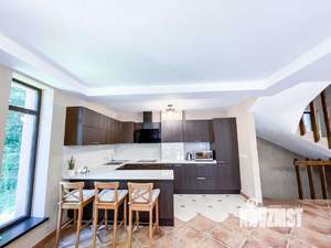 Дом 235м², 3-этажный, участок 7 сот.