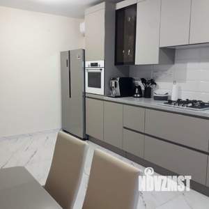 Коттедж 245м², 3-этажный, участок 6 сот.